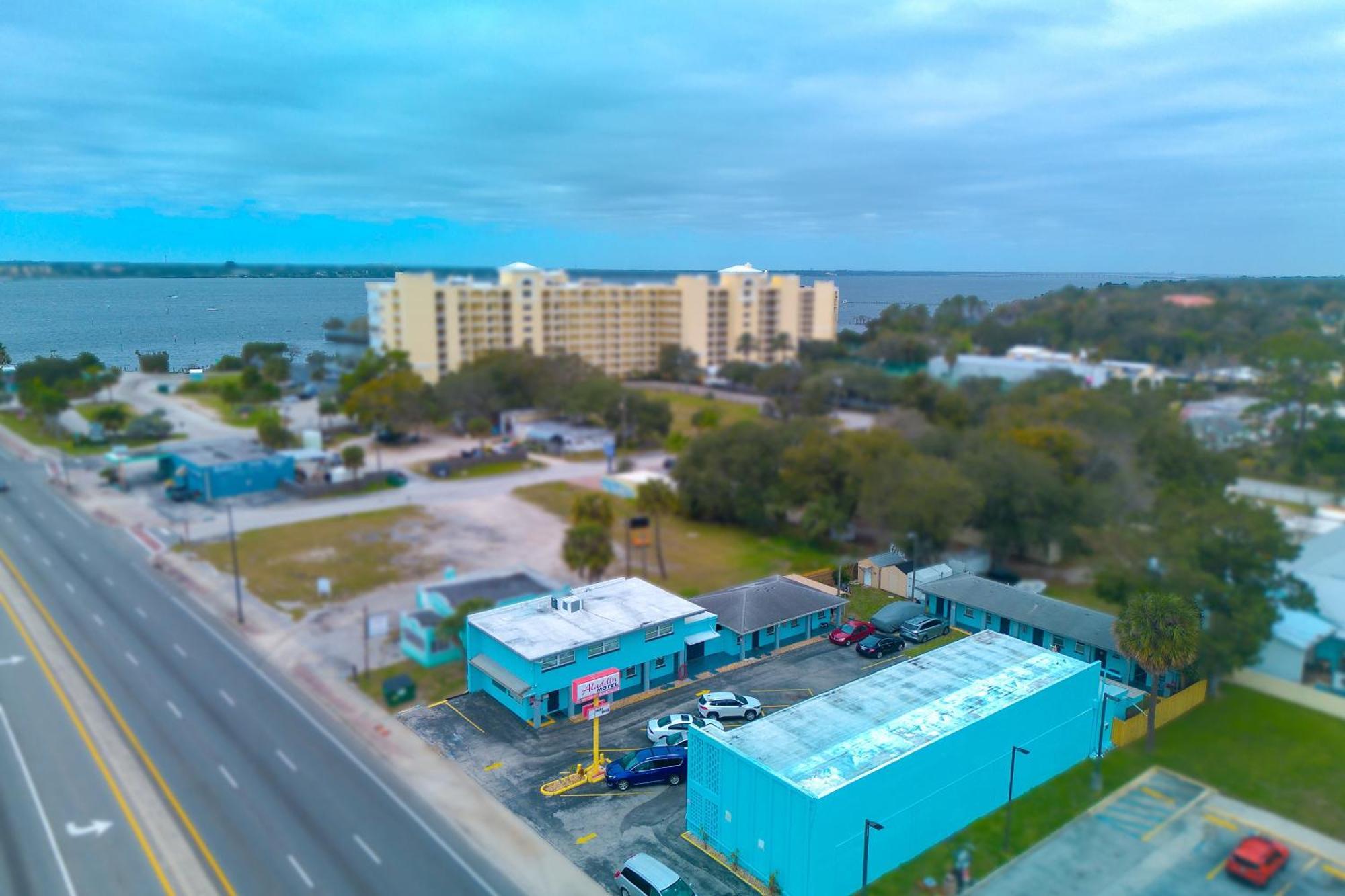 Aladdin Motel By Oyo Merritt Island Exterior photo