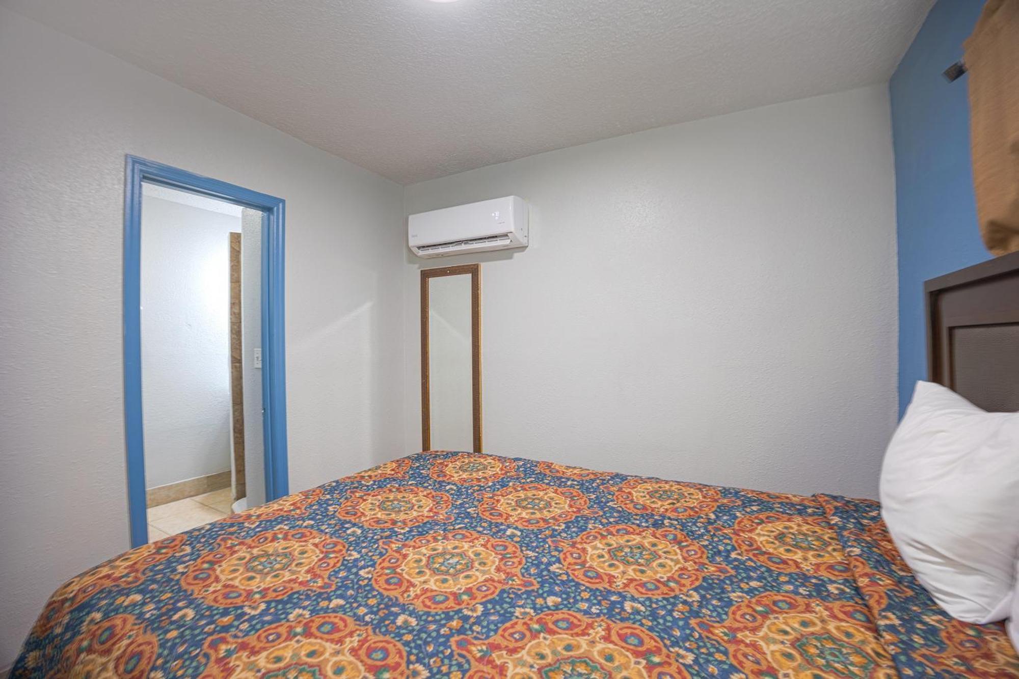 Aladdin Motel By Oyo Merritt Island Exterior photo